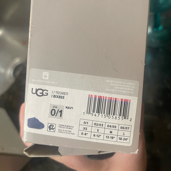 Uhh baby shoes only worn twice. - Picture 3 of 3